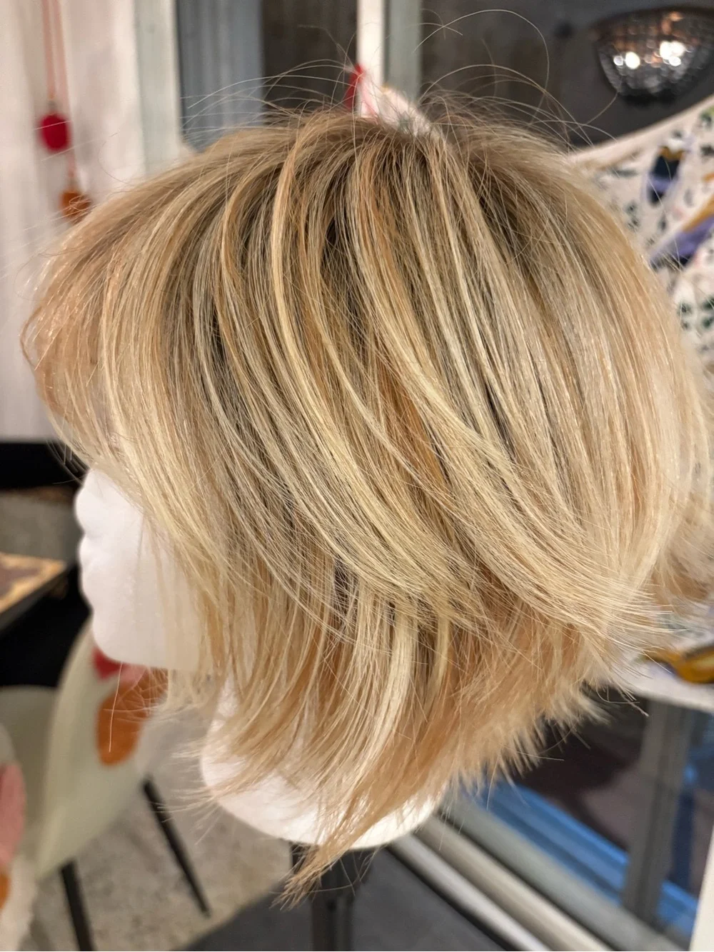 TONI BRATTIN FASHION FLAIR Short Shag Heat Friendly Synthetic Wig! Blonde Rooted - Picture 1 of 12